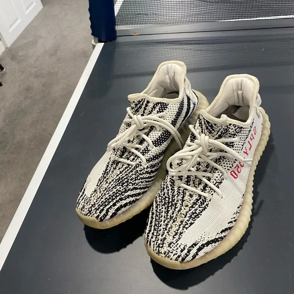 Yeezy 350 zebra - Picture 3 of 8